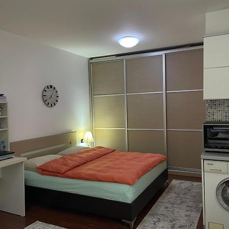 Sky Center Apartment Tirana Esterno foto