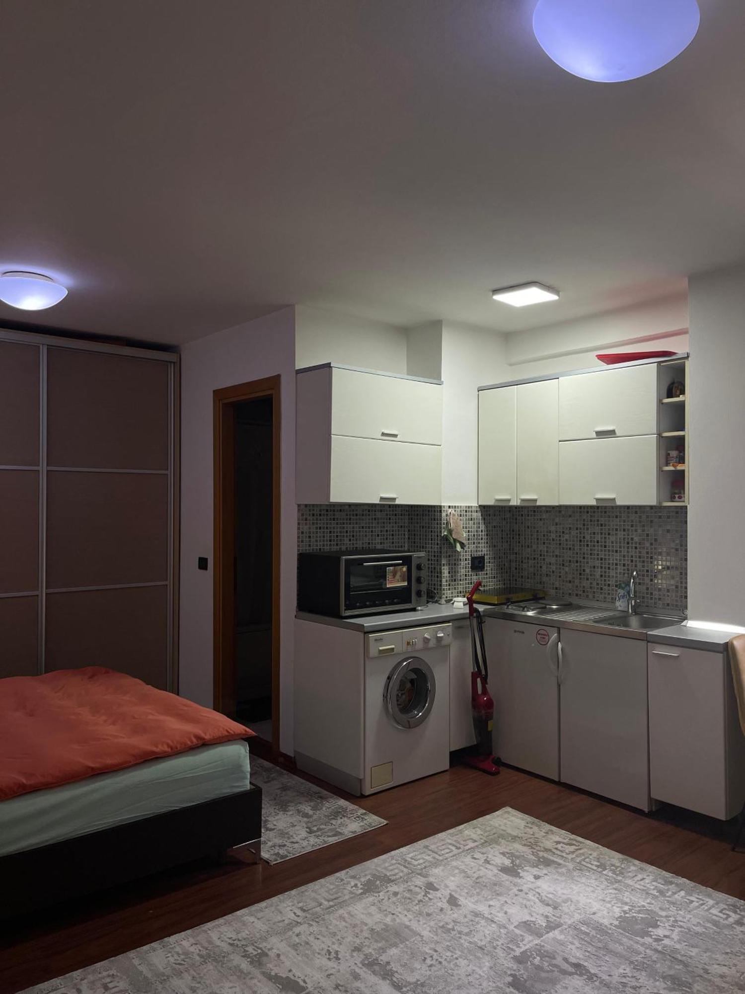 Sky Center Apartment Tirana Esterno foto