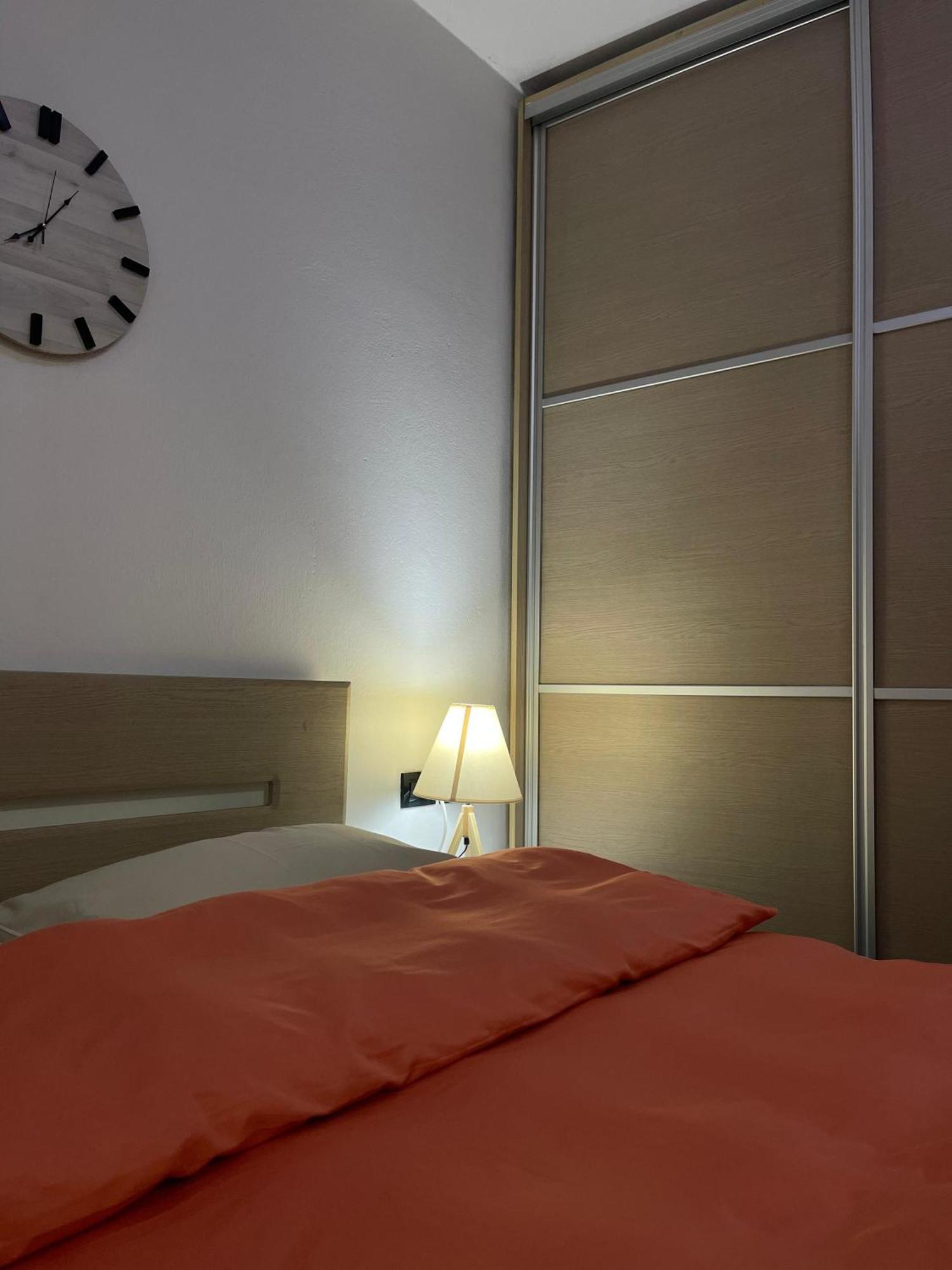 Sky Center Apartment Tirana Esterno foto