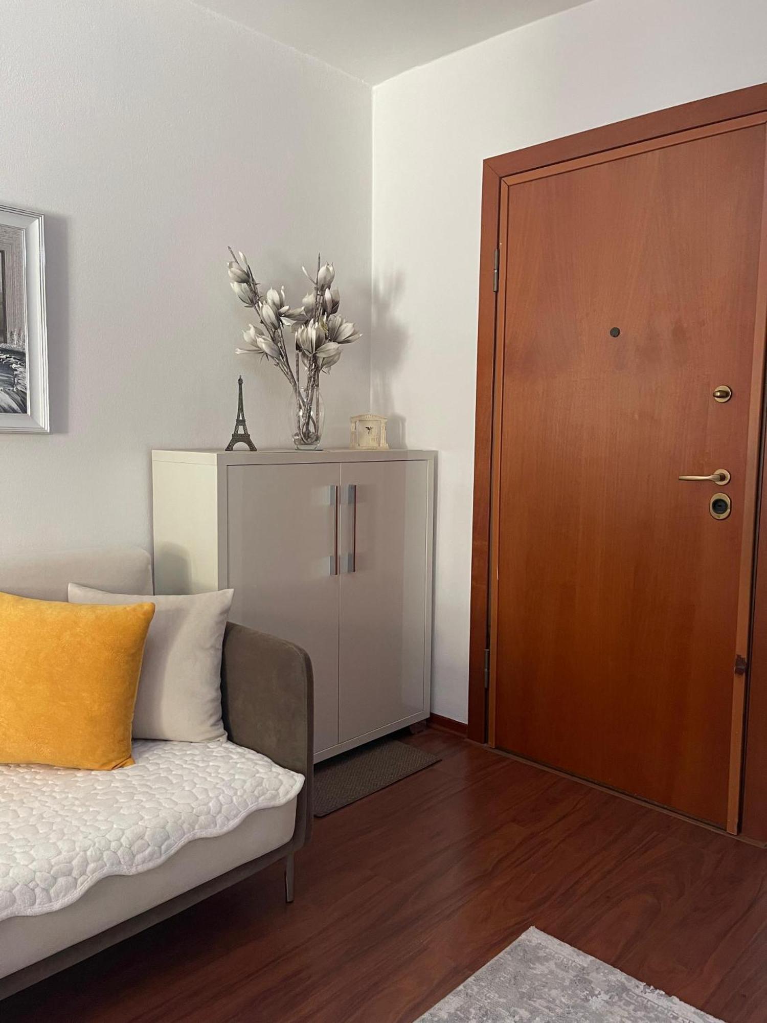 Sky Center Apartment Tirana Esterno foto